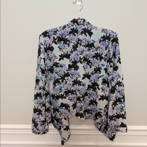REVOLVE - ASTR THE LABEL | Open Floral Top - Picture 6 of 7